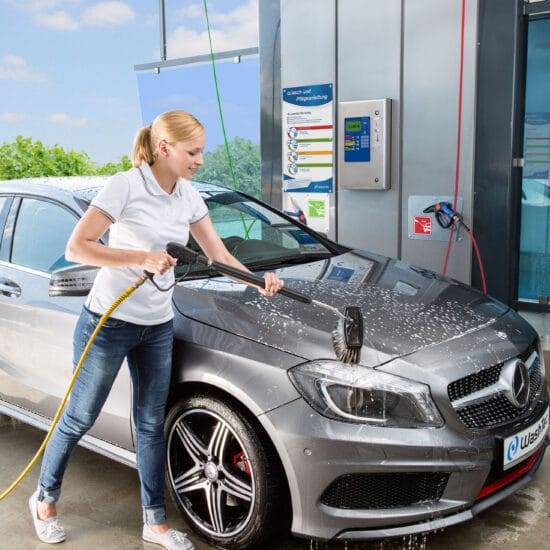 Echipamente necesare pentru o spălătorie auto self-service: ghid de la A la Z