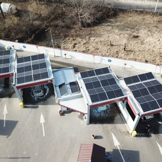 Energie verde în spălătoriile auto: investiția în panouri fotovoltaice